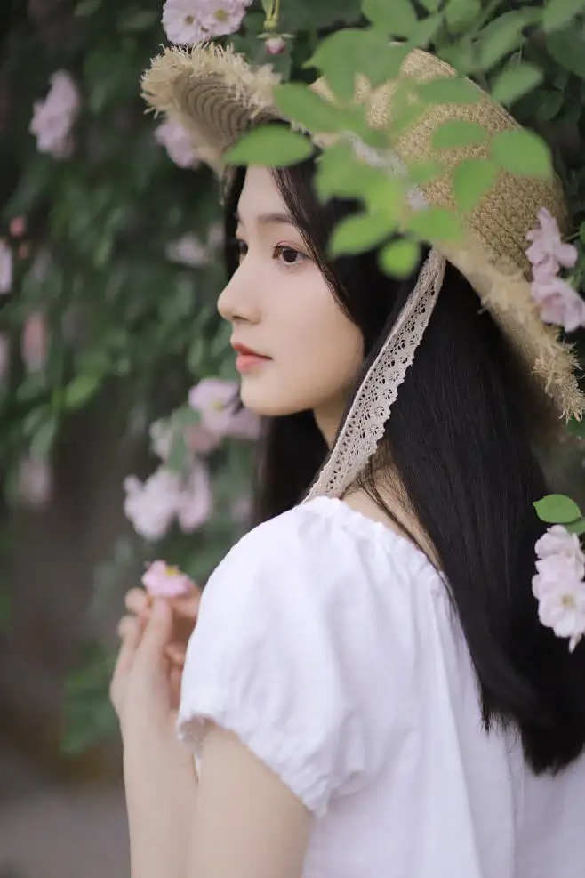 阿勒泰喀什私人伴游李菲儿
