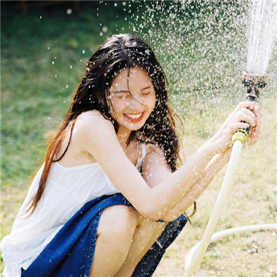 阿勒泰伴游女生方忆彤的资料