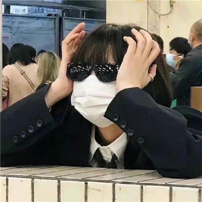 阿勒泰伴游女生冯萧玉的资料