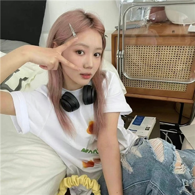 阿勒泰伴游女生左惜筠的资料