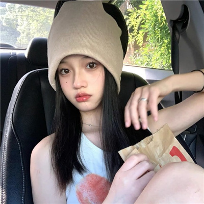阿勒泰伴游女生丛河灵的资料